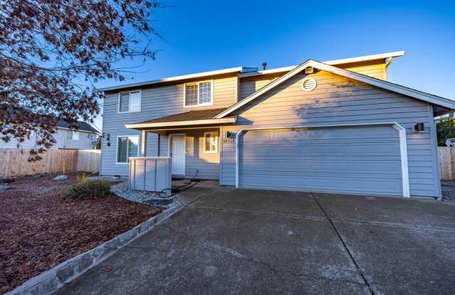 5 bedroom home in Orchards - RV Parking - Central Air photos photos