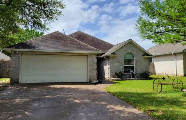 College Station -3 bedroom / 2 bath / 2 car garage / fenced in back yard. IN EDELWEISS GARTENS photos photos