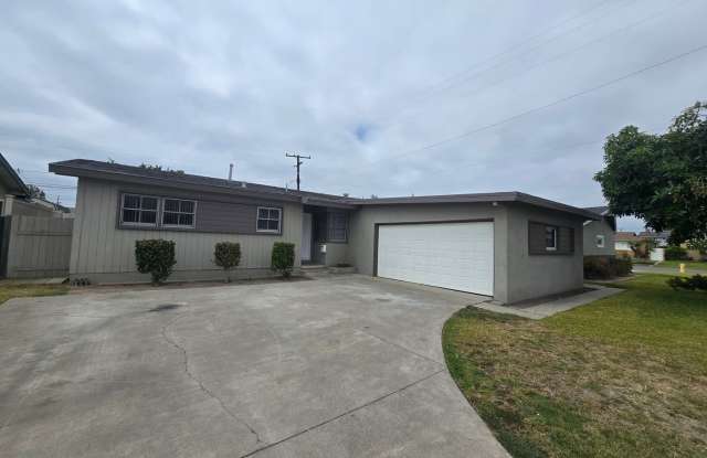 4 Bed 2 Bath Home with Family Room photos photos