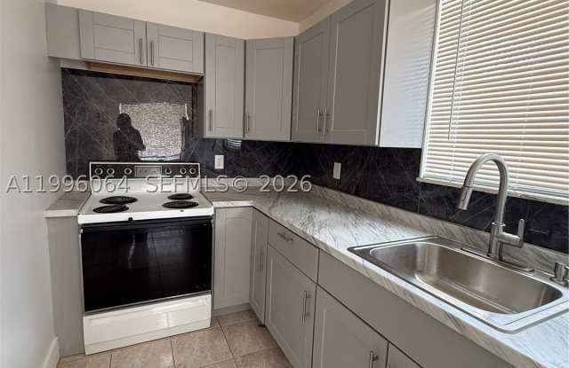 6071 SW 33rd St photos photos 6071 SW 33rd St photos photos