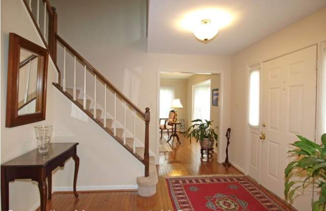 13143 Hutchinson Way Gallery 3