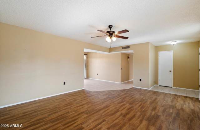 10528 W TUMBLEWOOD Drive Gallery 4