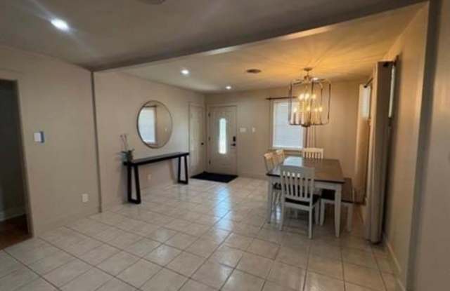 3512 LAKE VILLA Drive Gallery 2