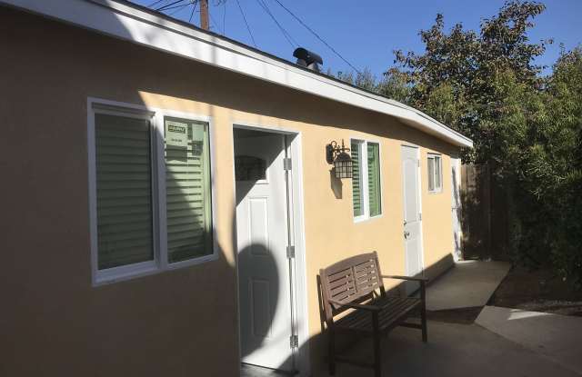 2544 S Bentley Ave photos photos