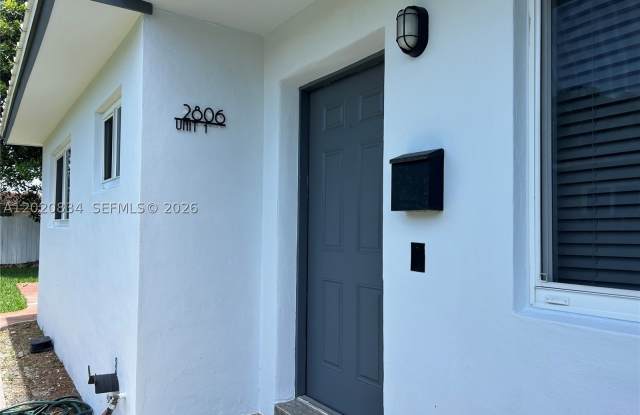 2806 SW 35th Ave photos photos