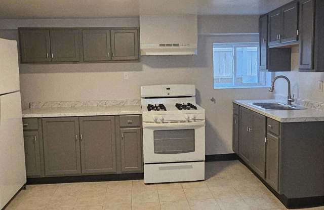 5047 West Eddy St. photos photos