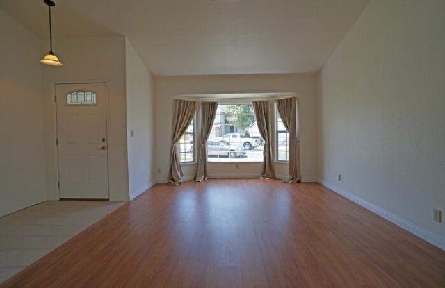 1509 Deerfield Circle Gallery 2