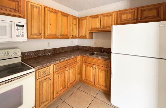 8287 NE Miami Ct Gallery 1