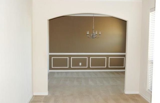 565 Lone Rider Court Gallery 4