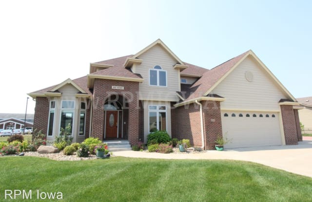 504 66th Court - 504 66th Ct, West Des Moines, IA 50266