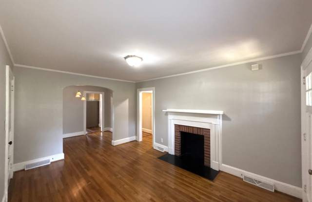 Cozy Home in the Oakhurst community Gallery 4
