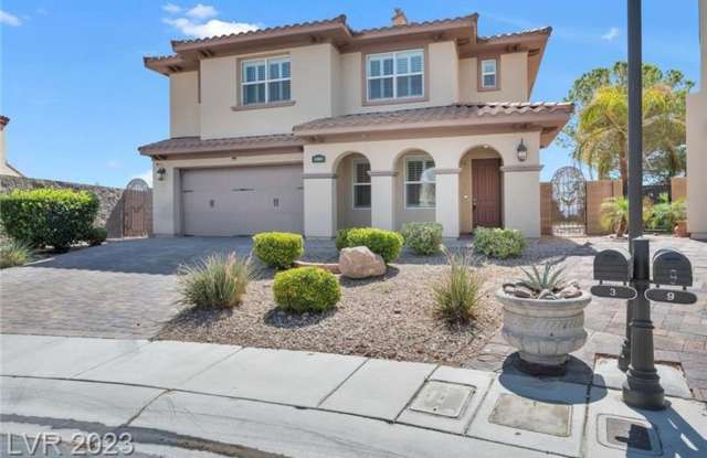 Rare and stunning 5 bedroom 4117sqft property with pool and spa in the backyard. Gallery 4