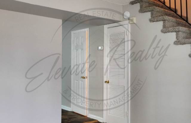 ONE MONTH FREE RENT: Beautiful 2-Bedroom Duplex Near Trinity Hills – Northeast Nashville Gallery 3