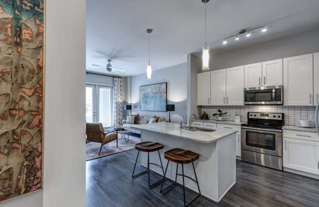 1400 Chestnut Apartments Gallery 2