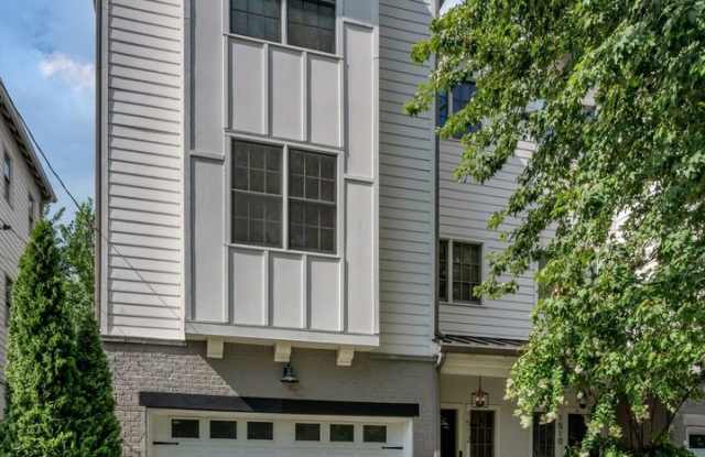 3-bedroom, 2.5-bath rental home located in Nashville’s vibrant, 12 South! photos photos