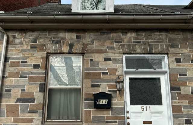 Cozy 2-Bedroom Home with Bonus Rooms in Lancaster - Private Backyard! - 511 East King Street, Lancaster, PA 17602