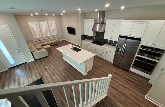 3 Bedroom Home for Rent in Valencia! Gallery 4