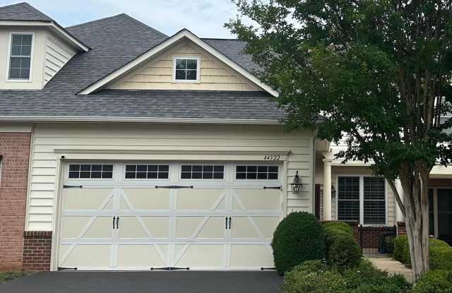 44322 MCHENRY Square photos photos