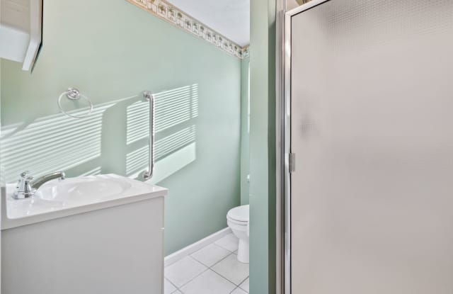 Updated 3 bedroom in Elliot Minutes from the West End Overlook! photos photos