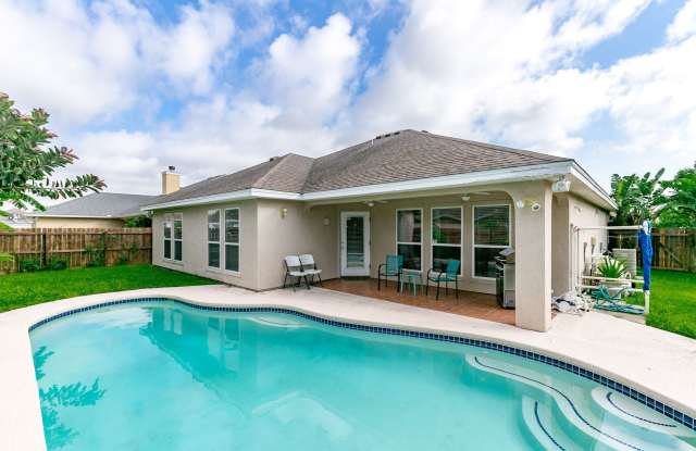 7005 Madiera - 3bed/2bath- $2,695/month Gallery 3