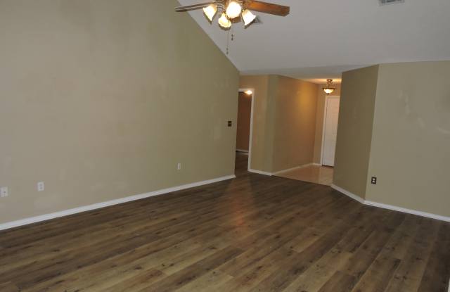 116 W Old Mill Way Gallery 4