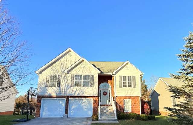 307 Heartwood Crossing | 4 bed 3 bath House photos photos