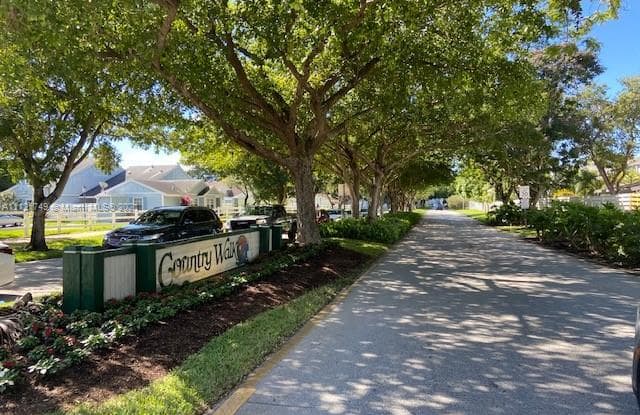 13721 SW 149th Cir Ln - 13721 Southwest 149th Circle Lane, Country Walk, FL 33186