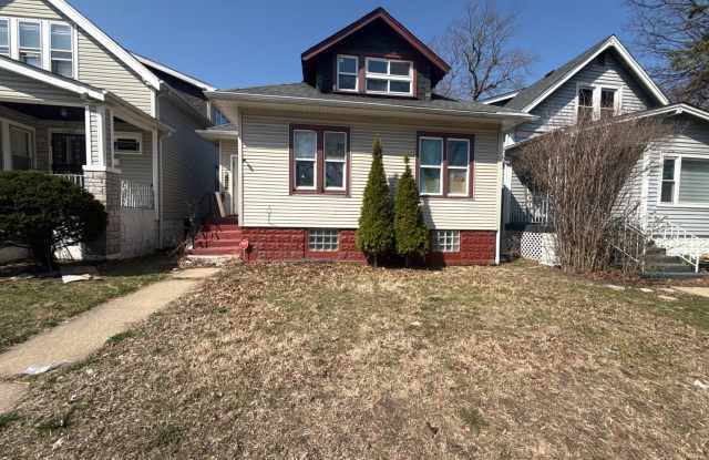 Available Now - Single Family House 4 Bedroom 2 Bath located in Roseland photos photos Available Now - Single Family House 4 Bedroom 2 Bath located in Roseland photos photos