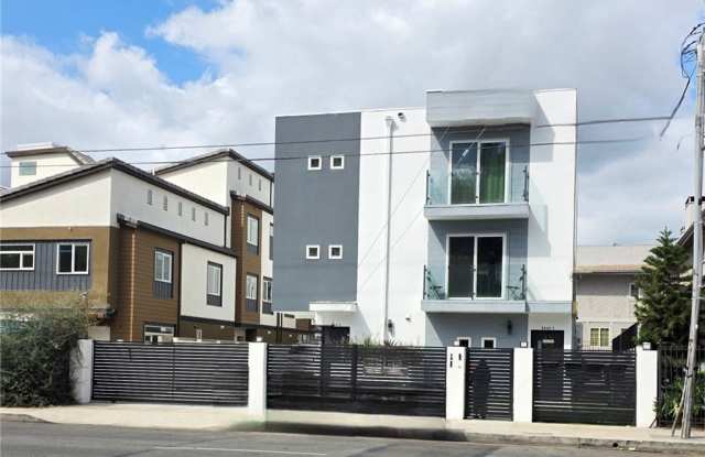 6845 N Haskell Avenue photos photos