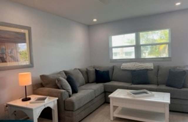 VENICE ISLAND - Condo with Canal View and Beach Access! Gallery 4