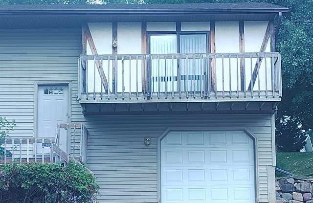 701 Iroquois Court photos photos