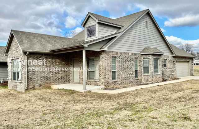 321 East Redwood Street photos photos