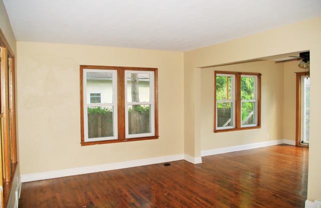 Charming 3 Bedroom Home Near West St. Paul!! Gallery 1