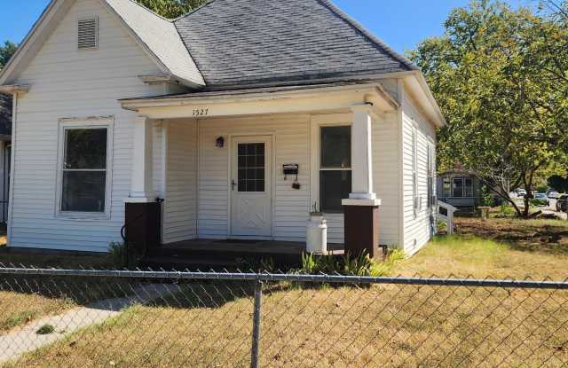 1527 S Moffet Avenue photos photos