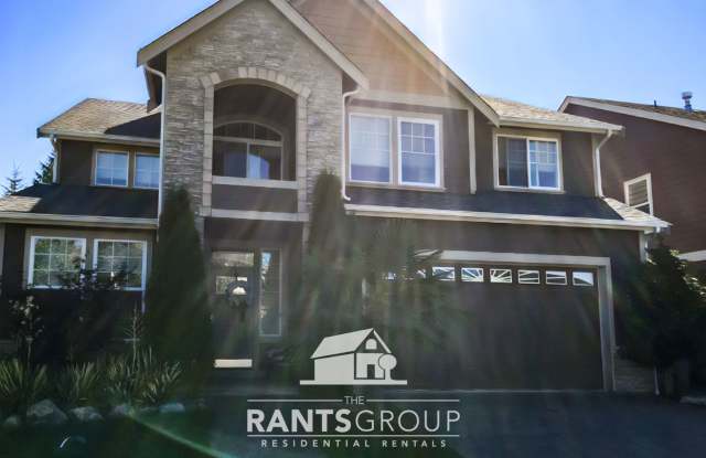 Spacious 5-Bedroom Home with Den  Bonus Room photos photos
