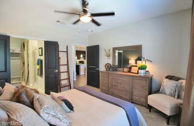 21715 W I-10 130505 Gallery 4