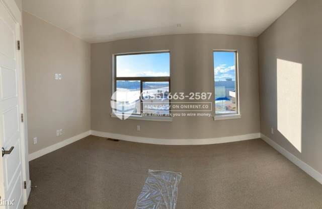 5654 North Galena Street Gallery 4