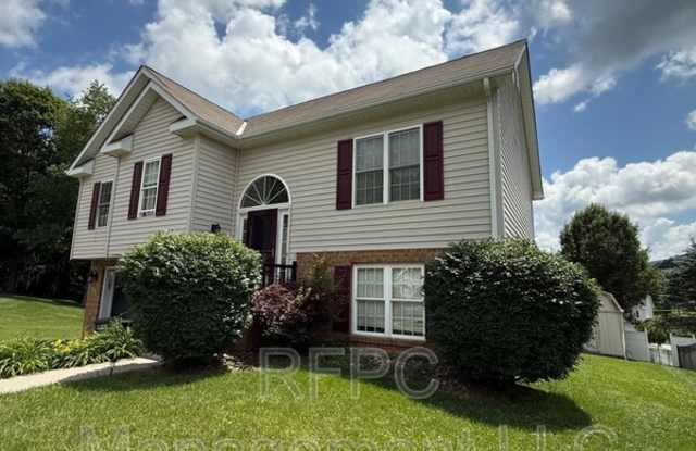 476 Brandon Dr Gallery 1