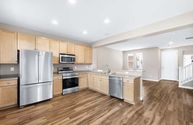 3BD, 2.5BA Englewood Townhome with 2-Car Garage photos photos 3BD, 2.5BA Englewood Townhome with 2-Car Garage photos photos