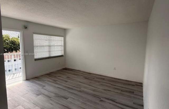 1629 NW N River Dr photos photos