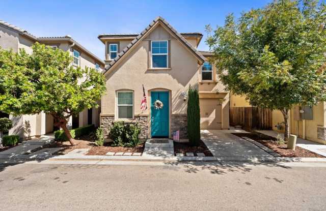 $2,090 Barstow  De Wolf, 3 Bedroom House - Generosity Way, Clovis / Energy Efficient + Community Pool photos photos