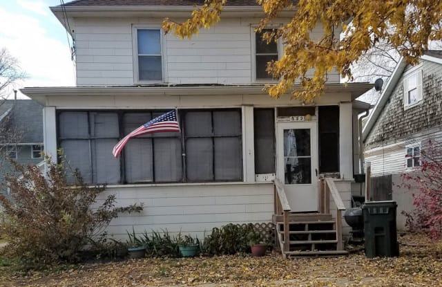 532 1/2 Western Ave - 532 1/2 Western Ave, Waterloo, IA 50702