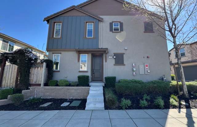 Spacious 4 Bed 2.5 Bath Home in Mountain House with Solar! photos photos