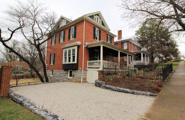 Downtown Charmer - 320 Franklin Street, Harrisonburg, VA 22801