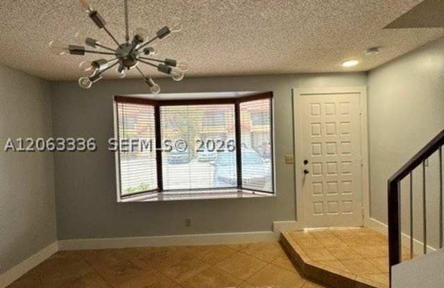 10005 SW 77th Ct Gallery 3