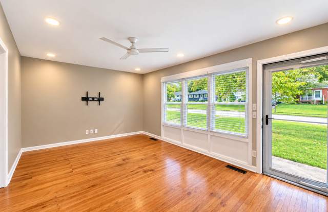 Charming 3-Bedroom Ranch in the Heart of Jeffersontown! Gallery 4