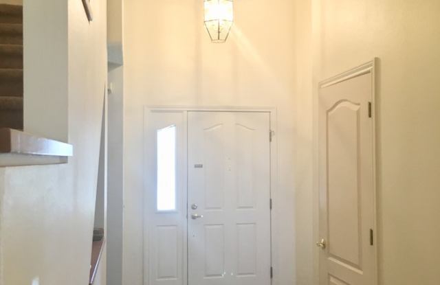 2619 South Iris Court Gallery 4