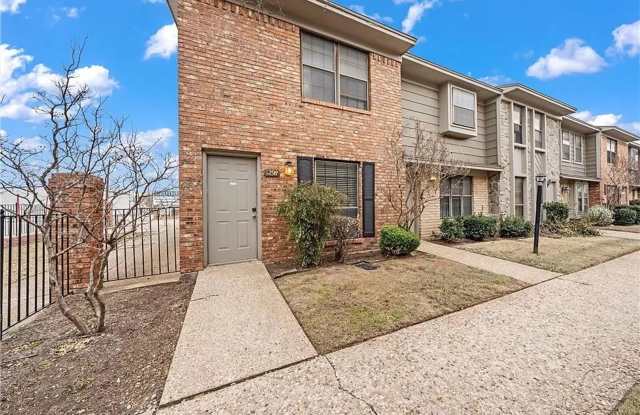 2/2.5 Condo at Canterbury - Walk to Campus! - 1298 Speight Avenue, Waco, TX 76706