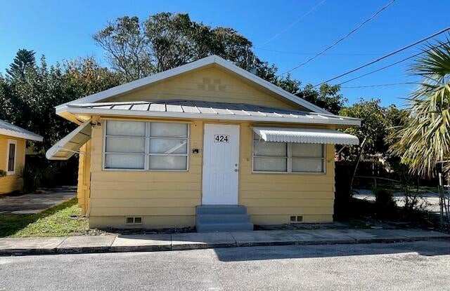 401 Metcalf Court photos photos