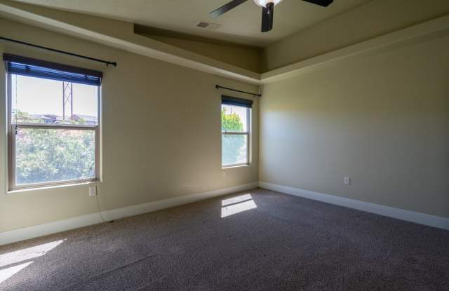 Pet Friendly 3 Bed 2 Bath Home With 2 Car Garage Gallery 1